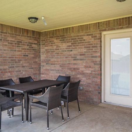 Cheerful 3 Bedroom Home, King Bed, 10 Min From Palo Duro Canyon, Fireplace, Washer Dryer Exterior foto