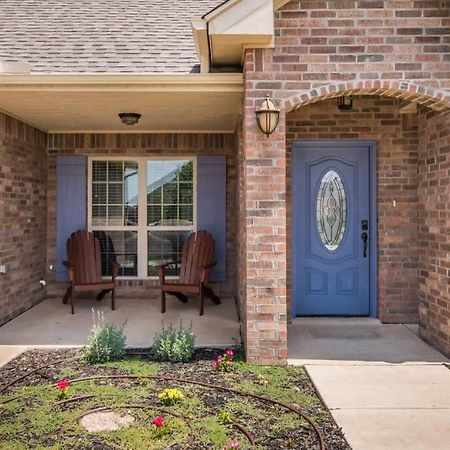 Cheerful 3 Bedroom Home, King Bed, 10 Min From Palo Duro Canyon, Fireplace, Washer Dryer Exterior foto